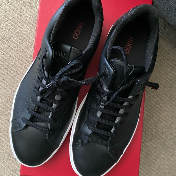 Barely worn Hugo Boss men’s shoe - Picture 2 of 2